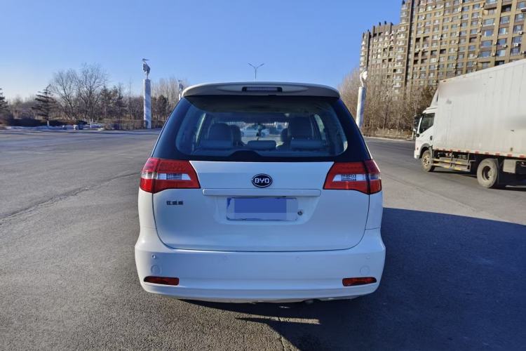 Used BYD M6 2013 2.0L Manual Comfort Edition Exterior 12