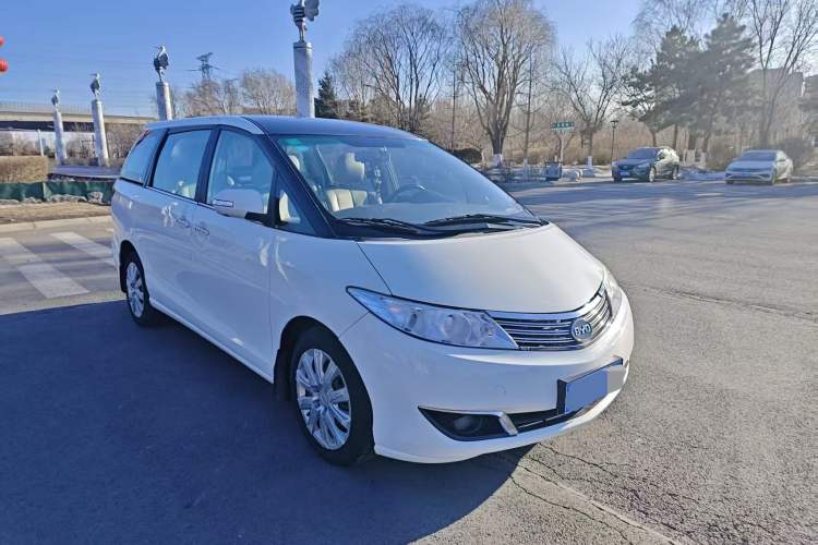 Used BYD M6 2013 2.0L Manual Comfort Edition Exterior 2