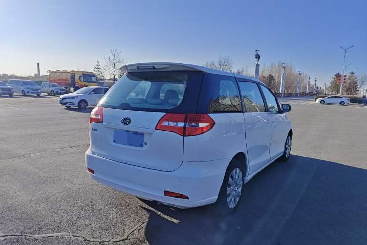 Used BYD M6 2013 2.0L Manual Comfort Edition Exterior 4