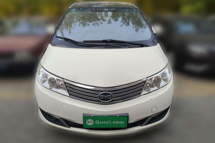 Used BYD M6 2013 2.0L Manual Comfort Edition Front