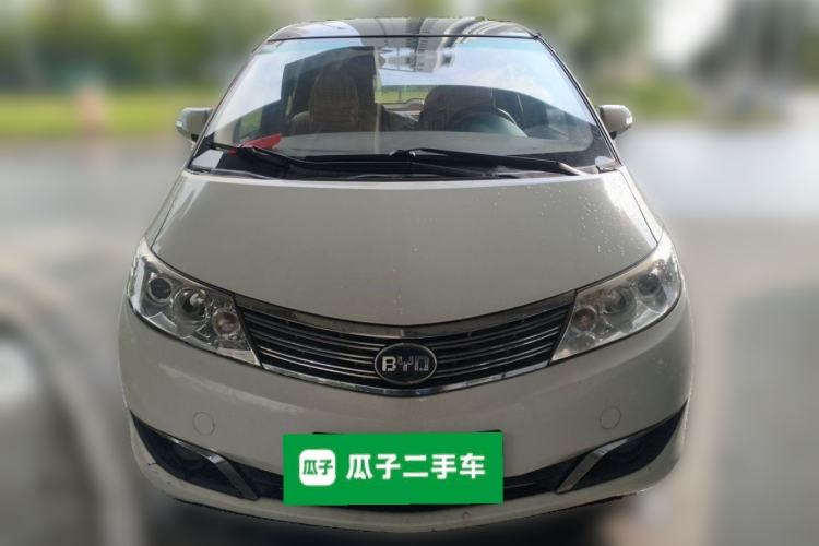 Used BYD M6 2013 2.0L Manual Comfort Edition Front