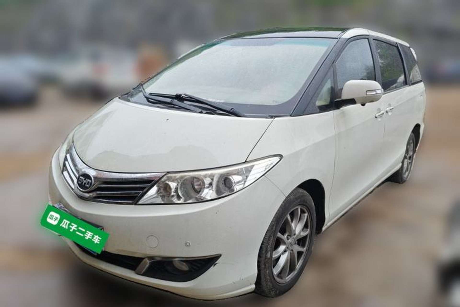 Used BYD M6 2013 2.4L Automatic Luxury Model Front Left 45 Deg