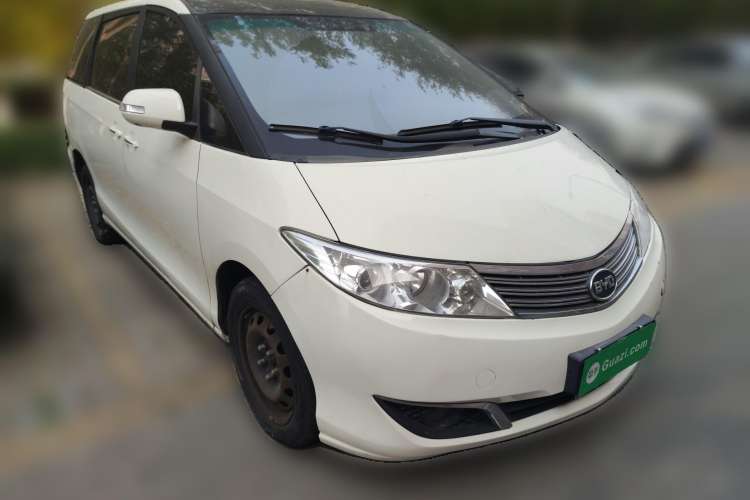 Used BYD M6 2013 2.0L Manual Comfort Edition Front Right 45 Deg