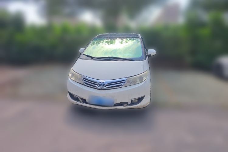 Used BYD M6 2013 2.4L Automatic Luxury Model Front Right 45 Deg