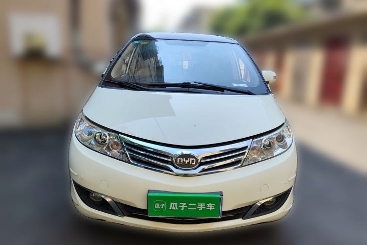 Used BYD M6 2013 2.4L Manual Luxury Model Front