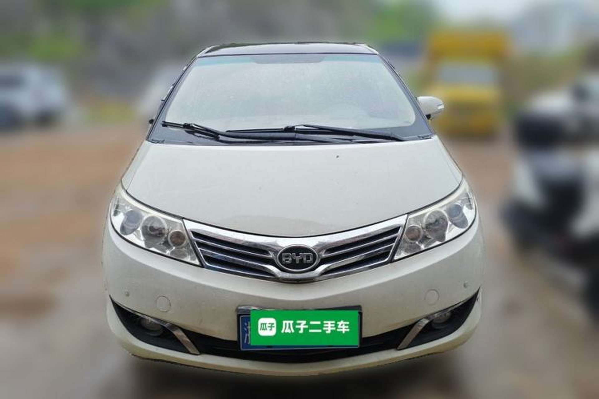 Used BYD M6 2013 2.4L Automatic Luxury Model Front