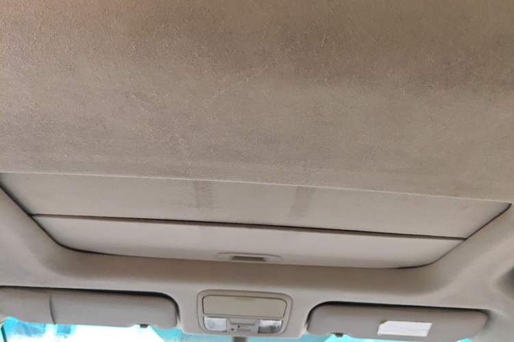 Used BYD M6 2013 2.4L Automatic Luxury Model Headliner