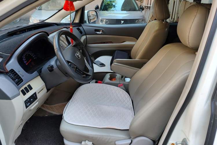 Used BYD M6 2013 2.4L Manual Luxury Model Left Front Seat