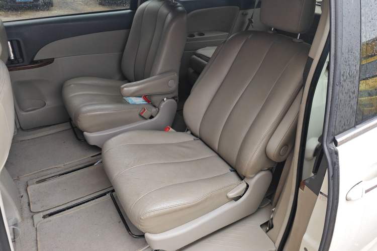 Used BYD M6 2013 2.4L Automatic Luxury Model Left Rear Seat