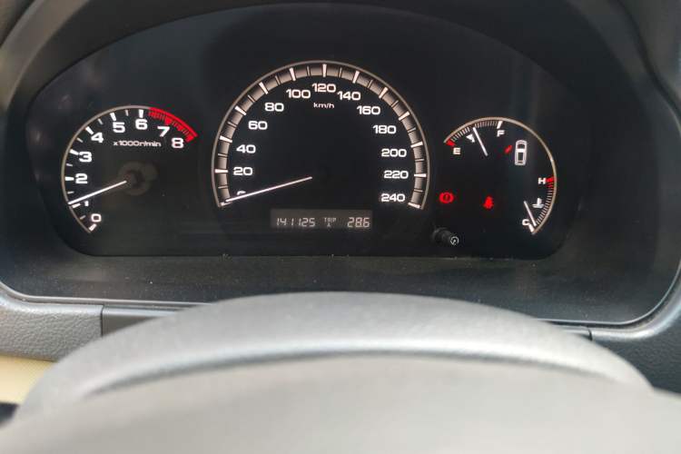 Used BYD M6 2013 2.0L Manual Comfort Edition Odometer Close Up