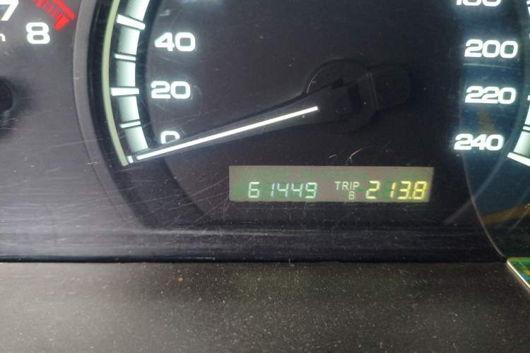Used BYD M6 2013 2.0L Manual Comfort Edition Odometer Close Up