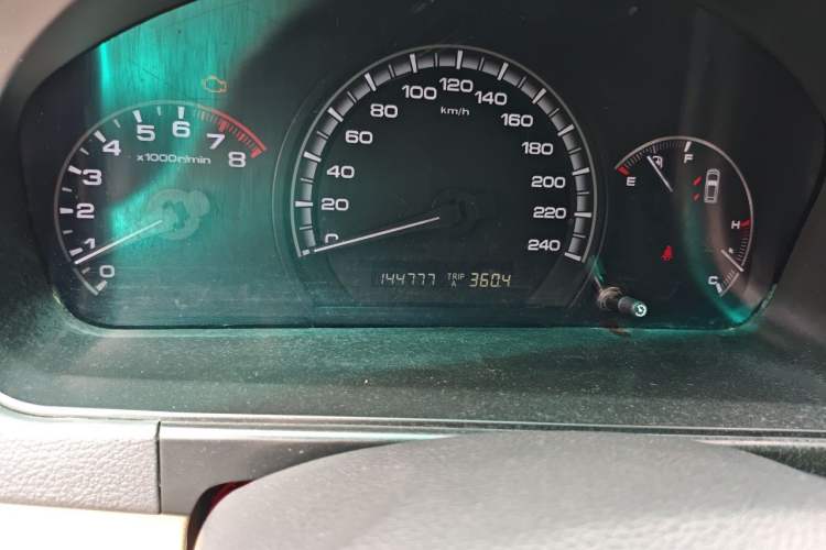 Used BYD M6 2013 2.0L Manual Comfort Edition Odometer Close Up