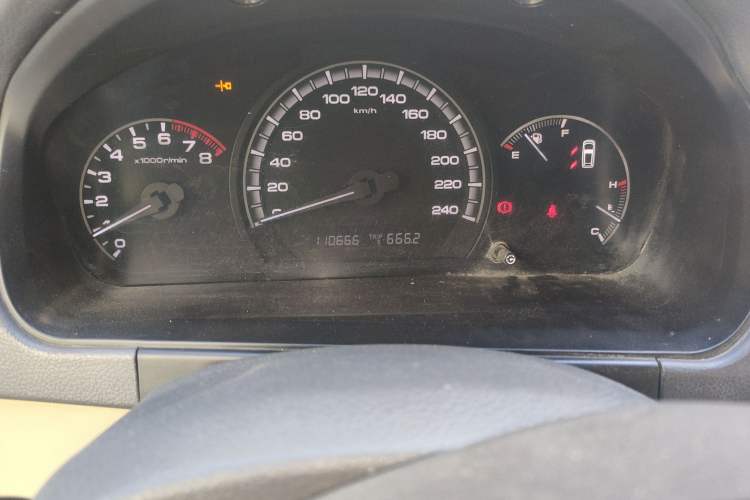 Used BYD M6 2013 2.0L Manual Comfort Edition Odometer Close Up