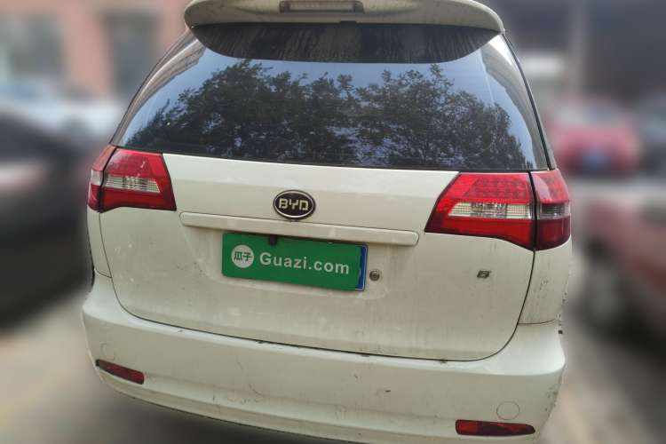 Used BYD M6 2013 2.0L Manual Comfort Edition Rear