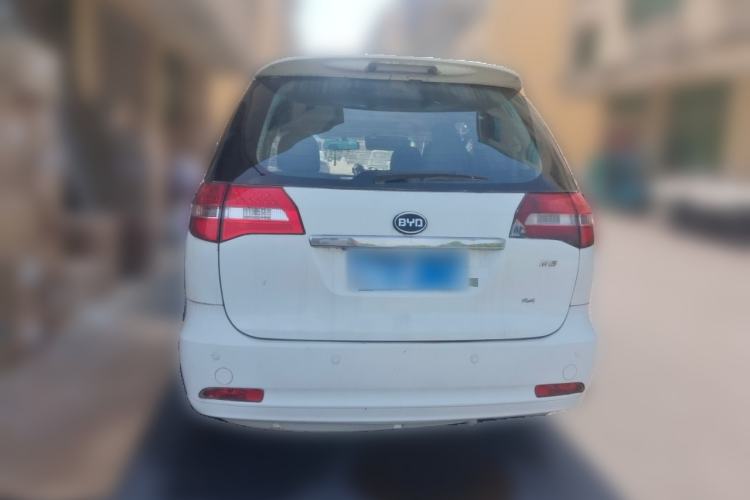Used BYD M6 2013 2.4L Manual Luxury Model Rear