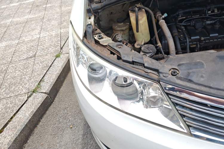 Used BYD M6 2013 2.0L Manual Comfort Edition Right Front Headlight