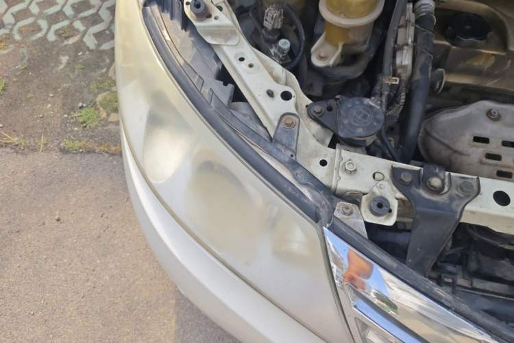 Used BYD M6 2013 2.4L Automatic Luxury Model Right Front Headlight