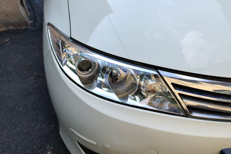 Used BYD M6 2013 2.4L Manual Luxury Model Right Front Headlight