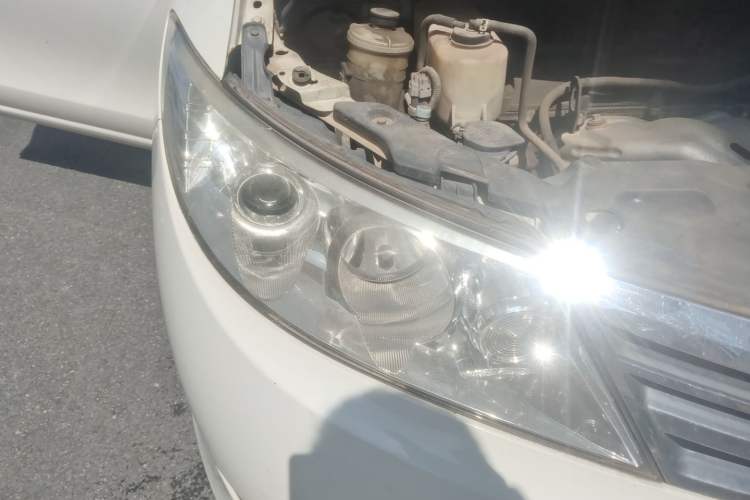 Used BYD M6 2013 2.4L Manual Luxury Model Right Front Headlight