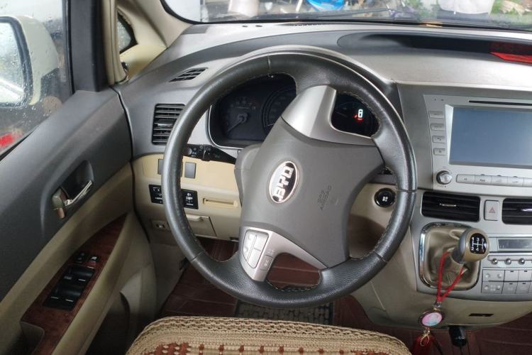 Used BYD M6 2013 2.0L Manual Comfort Edition Steering Wheel