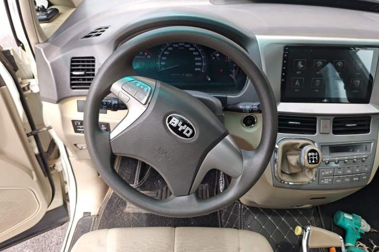 Used BYD M6 2013 2.0L Manual Comfort Edition Steering Wheel