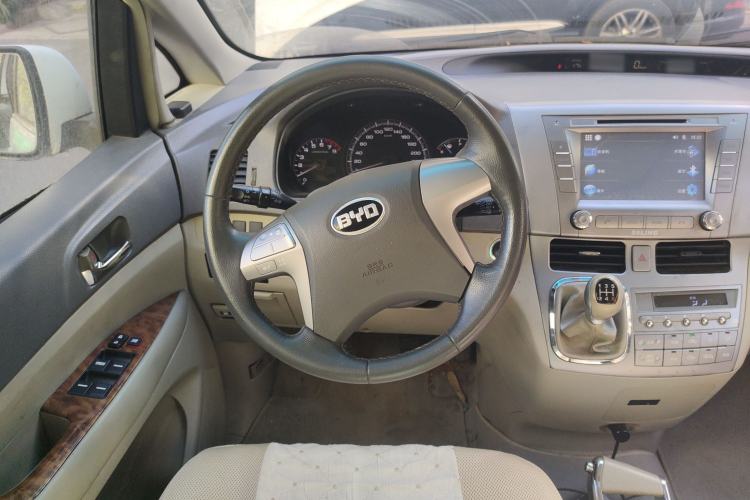 Used BYD M6 2013 2.0L Manual Comfort Edition Steering Wheel