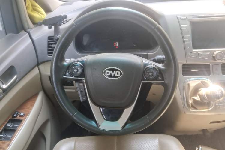Used BYD M6 2013 2.4L Manual Luxury Model Steering Wheel