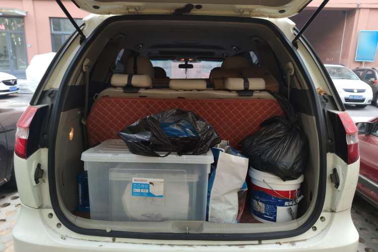 Used BYD M6 2013 2.0L Manual Comfort Edition Trunk