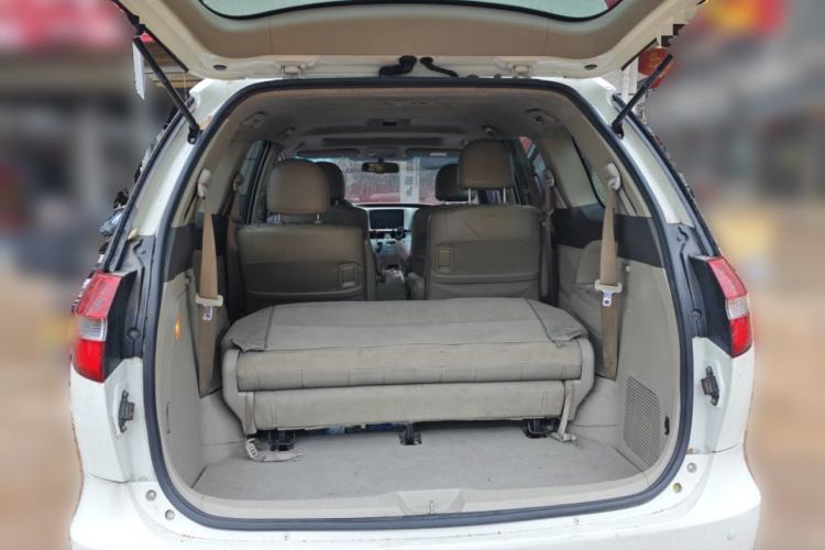 Used BYD M6 2013 2.4L Automatic Luxury Model Trunk