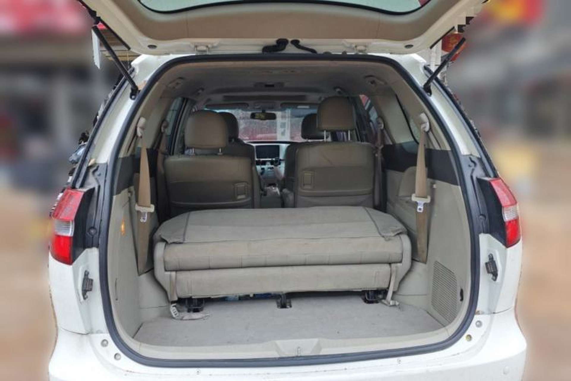 Used BYD M6 2013 2.4L Automatic Luxury Model Trunk