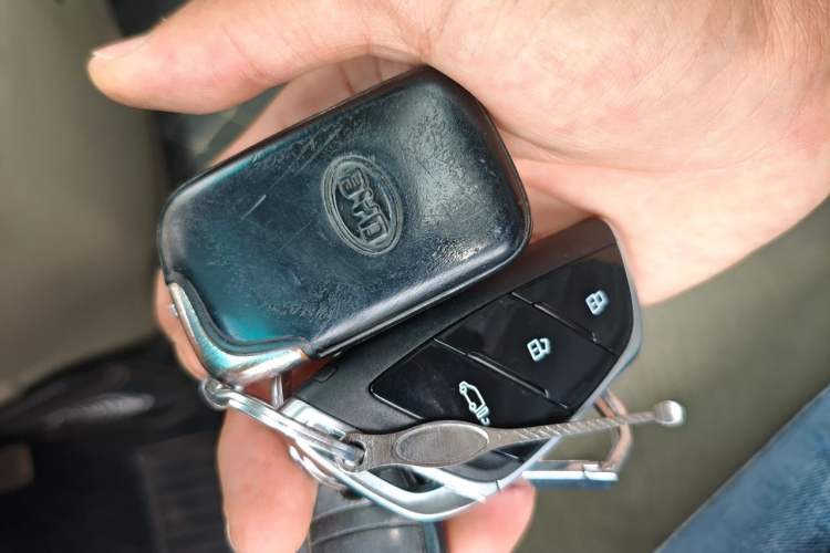 Used BYD M6 2013 2.0L Manual Comfort Edition Vehicle Key