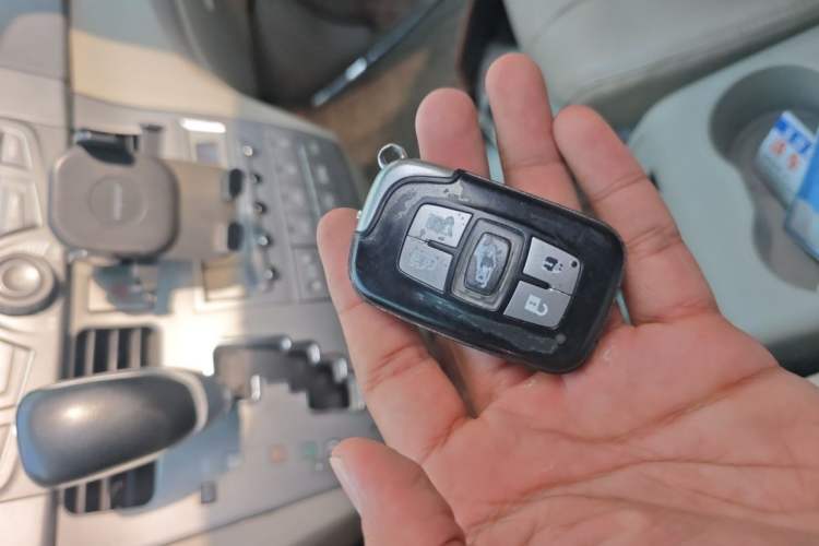 Used BYD M6 2013 2.4L Automatic Luxury Model Vehicle Key