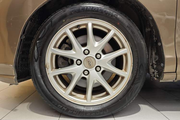 Used BYD M6 2013 2.4L Automatic Luxury Model Exterior 1