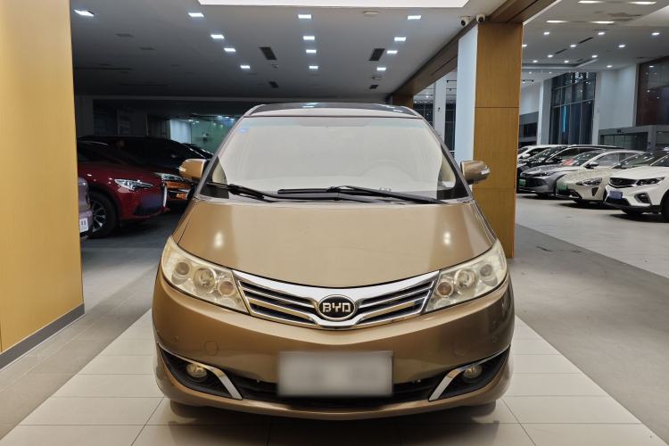 Used BYD M6 2013 2.4L Automatic Luxury Model Exterior 3