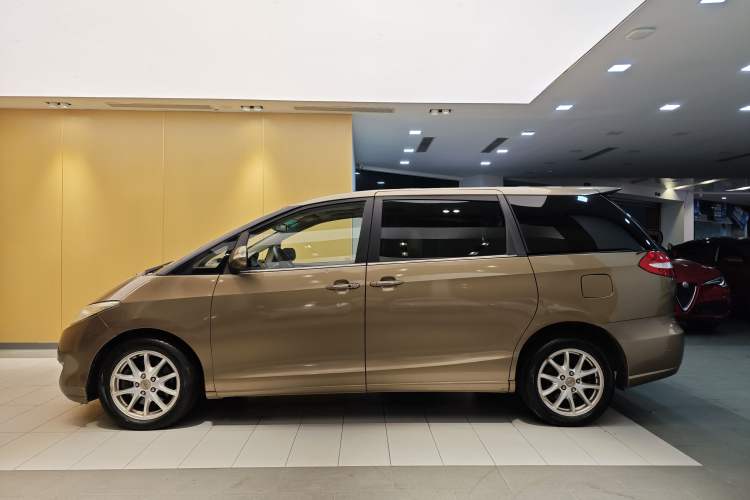 Used BYD M6 2013 2.4L Automatic Luxury Model Exterior 6