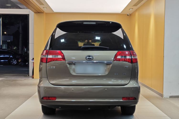 Used BYD M6 2013 2.4L Automatic Luxury Model Exterior 9