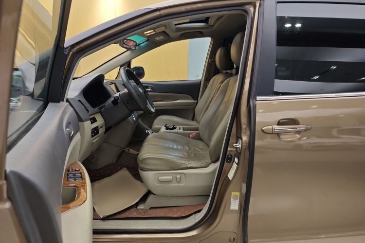 Used BYD M6 2013 2.4L Automatic Luxury Model Left Front Seat