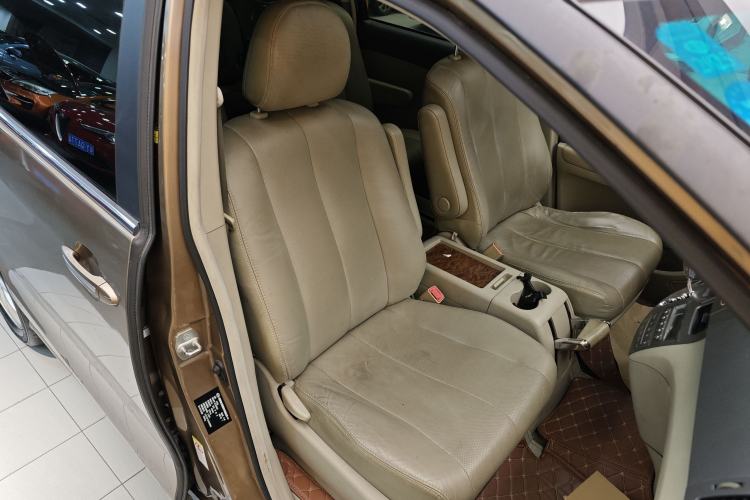 Used BYD M6 2013 2.4L Automatic Luxury Model Right Front Seat
