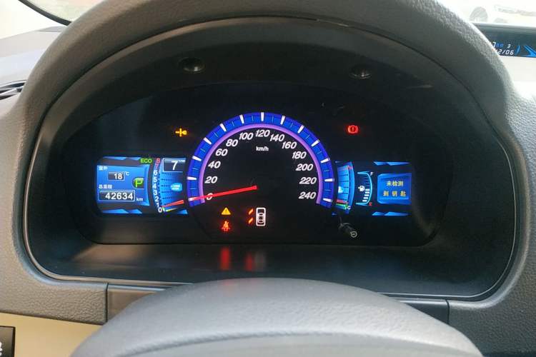 Used BYD M6 2015 2.4L Automatic Prestige Edition Instrument Cluster