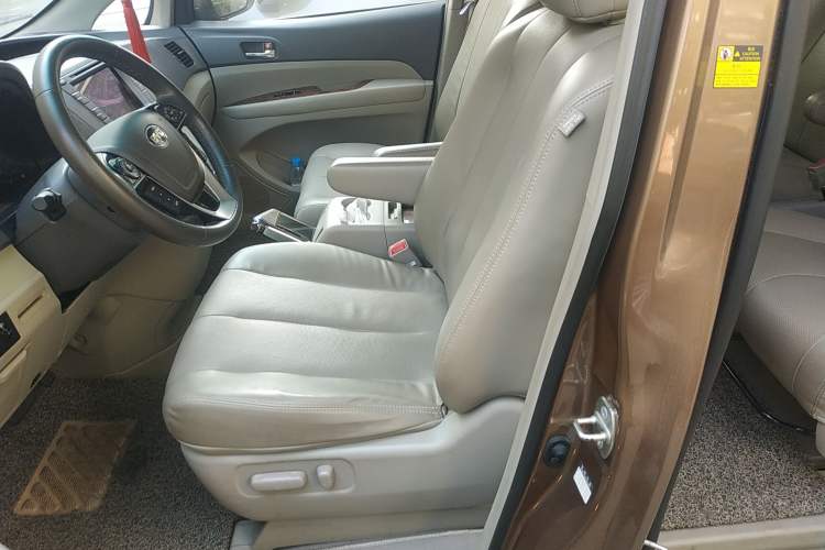 Used BYD M6 2015 2.4L Automatic Prestige Edition Left Front Seat