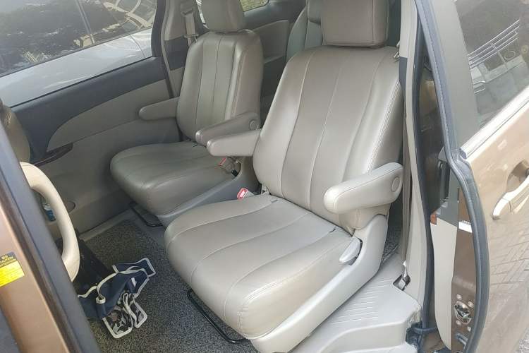 Used BYD M6 2015 2.4L Automatic Prestige Edition Left Rear Seat