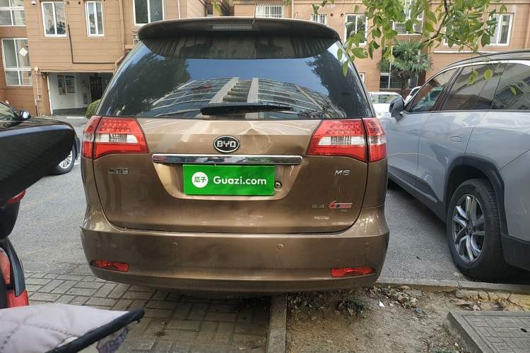 Used BYD M6 2015 2.4L Automatic Prestige Edition Rear