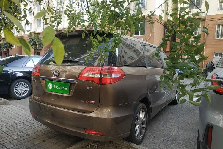Used BYD M6 2015 2.4L Automatic Prestige Edition Rear Right 45 Deg