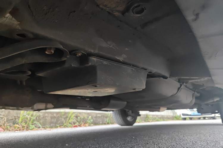 Used BYD M6 2015 2.4L Automatic Prestige Edition Chassis Front Left