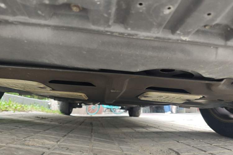 Used BYD M6 2015 2.4L Automatic Prestige Edition Chassis Front