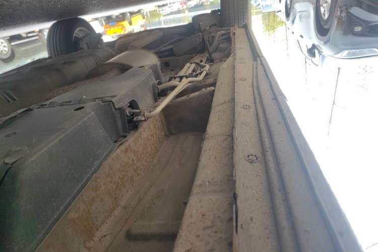 Used BYD M6 2015 2.4L Automatic Prestige Edition Chassis Front Right