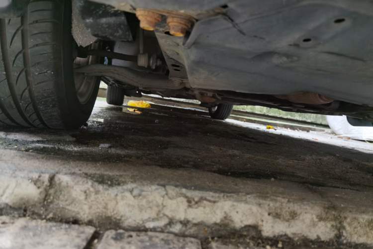 Used BYD M6 2015 2.4L Automatic Prestige Edition Chassis Front Right