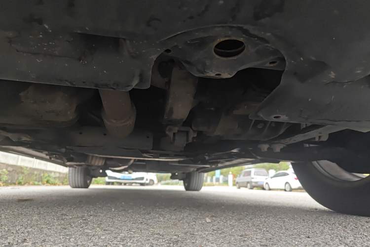 Used BYD M6 2015 2.4L Automatic Prestige Edition Chassis Front