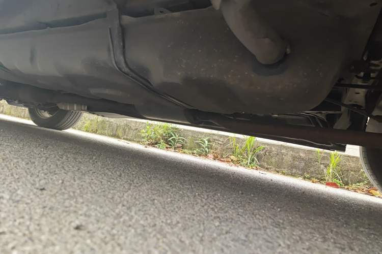 Used BYD M6 2015 2.4L Automatic Prestige Edition Chassis Rear Left