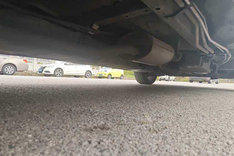 Used BYD M6 2015 2.4L Automatic Prestige Edition Chassis Rear Right